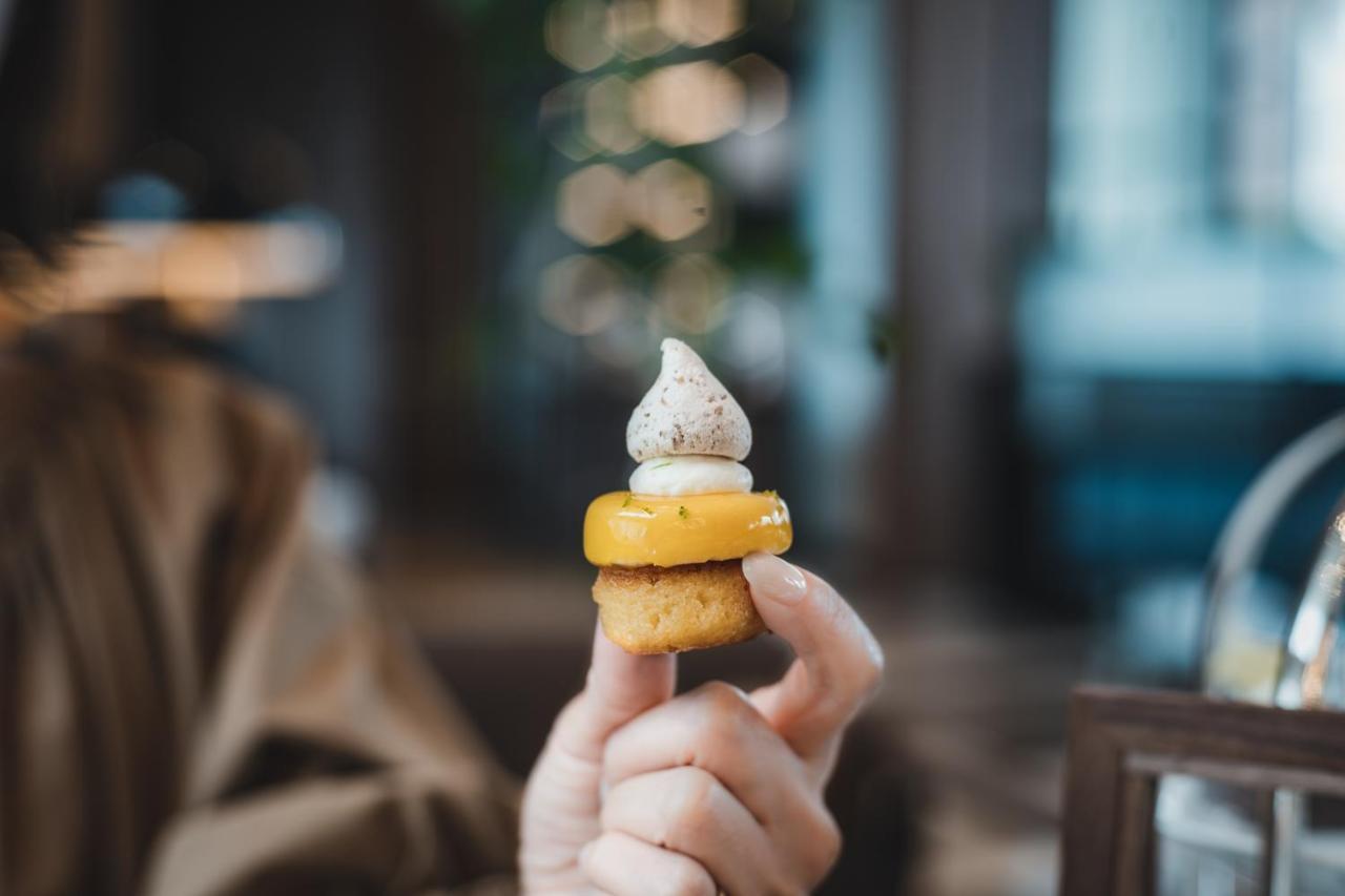 Sheraton Grand Hiroshima Hotel Exterior photo A cupcake