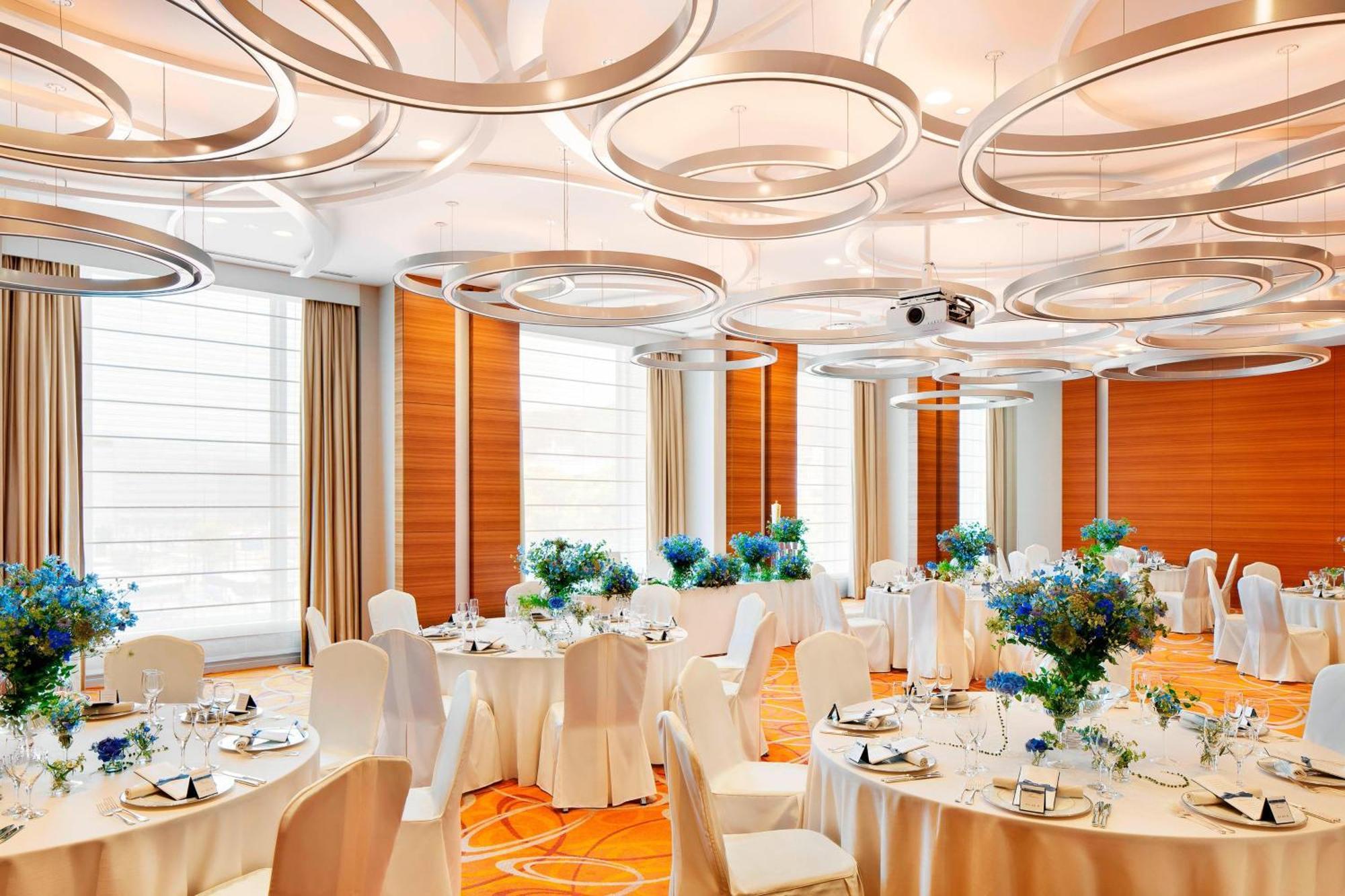 Sheraton Grand Hiroshima Hotel Exterior photo The ballroom