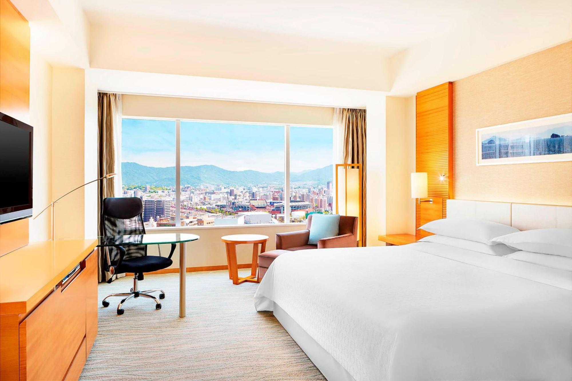 Sheraton Grand Hiroshima Hotel Exterior photo Deluxe room