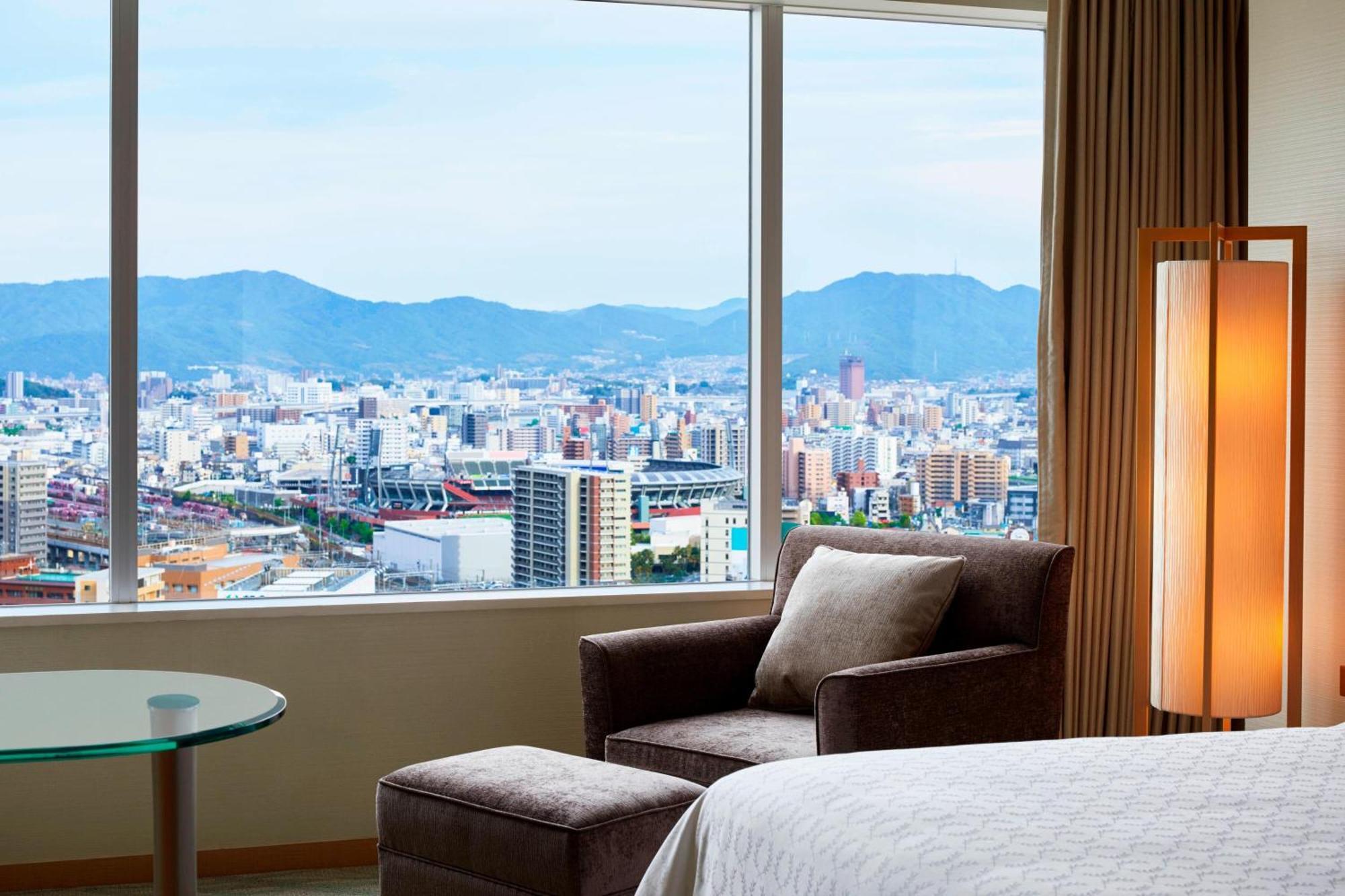 Sheraton Grand Hiroshima Hotel Exterior photo Deluxe Room