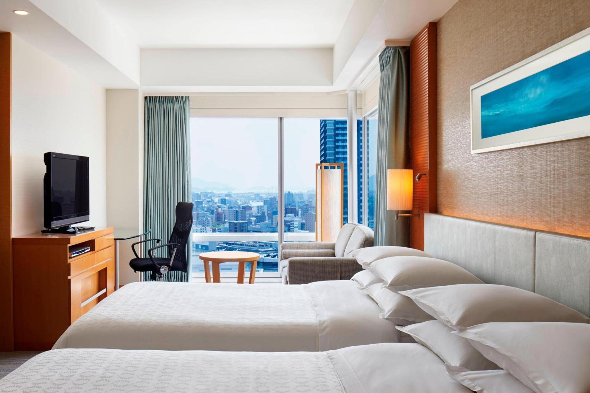 Sheraton Grand Hiroshima Hotel Exterior photo Deluxe Room