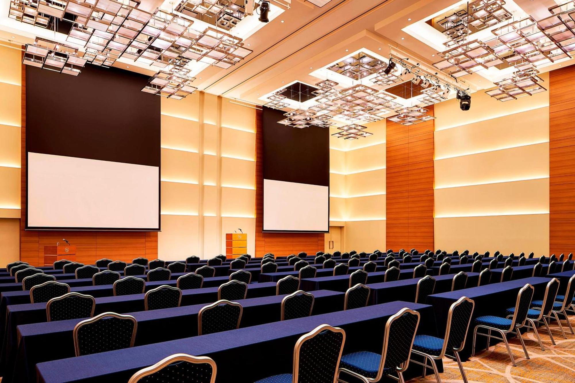 Sheraton Grand Hiroshima Hotel Exterior photo The main conference room