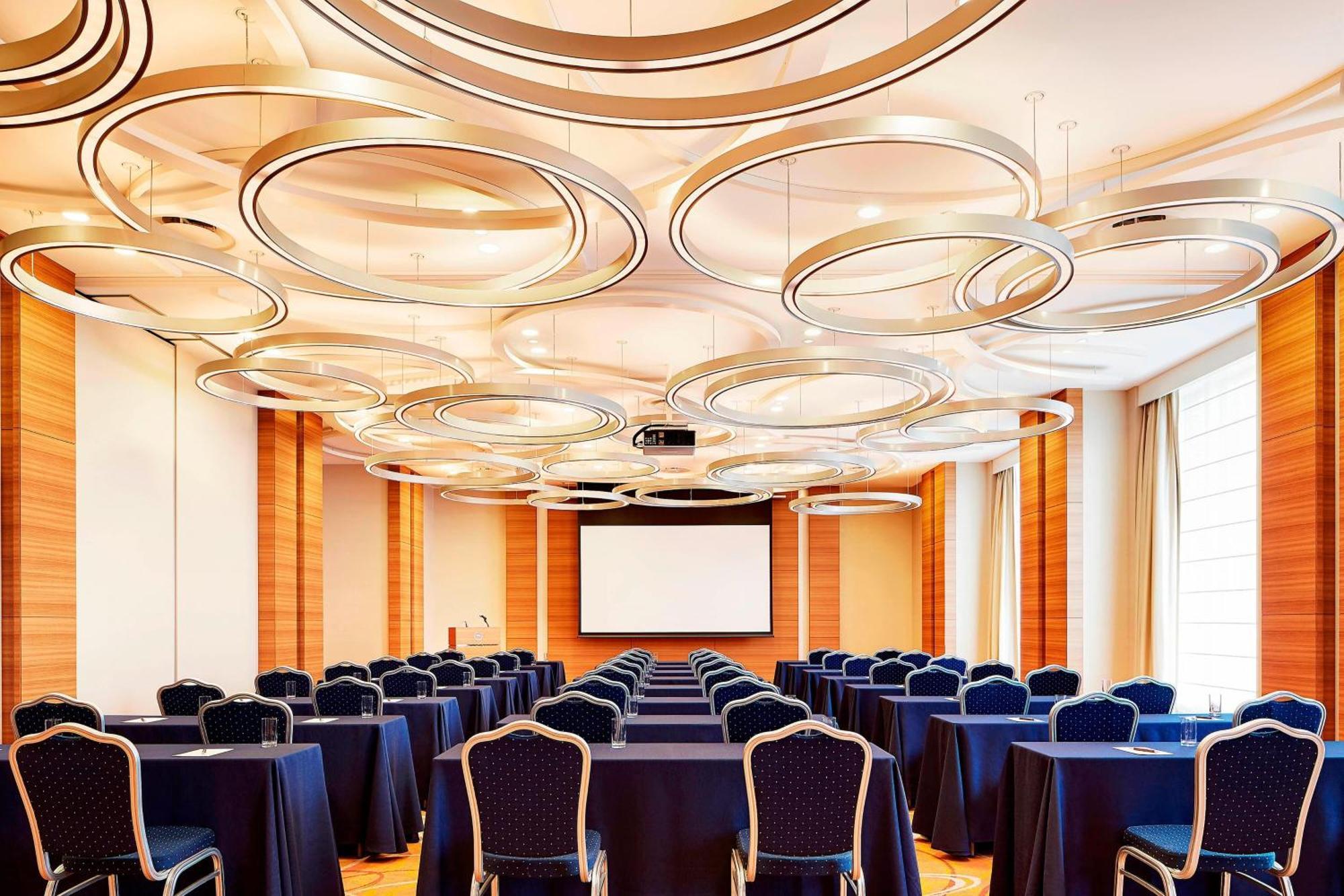 Sheraton Grand Hiroshima Hotel Exterior photo The main conference room